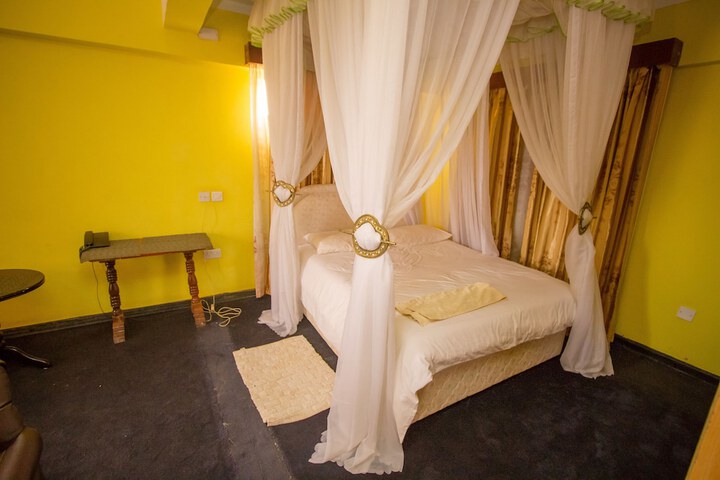Room 25 of 27
