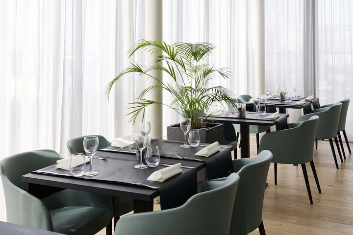 Dining 82 of 116