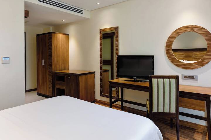 Room 9 of 42