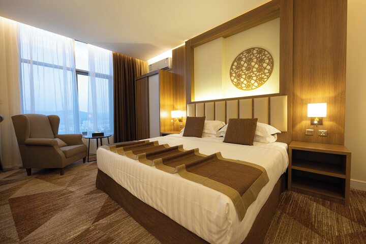 Room 32 of 64