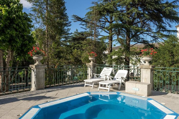 Pools & Facilities