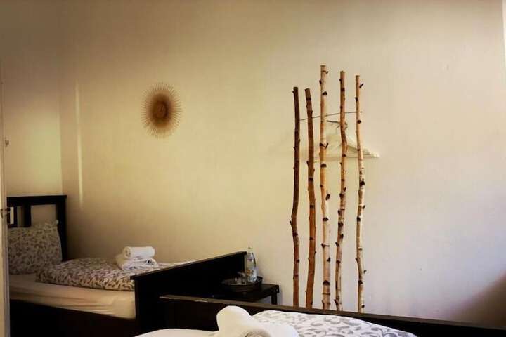 Room 25 of 47