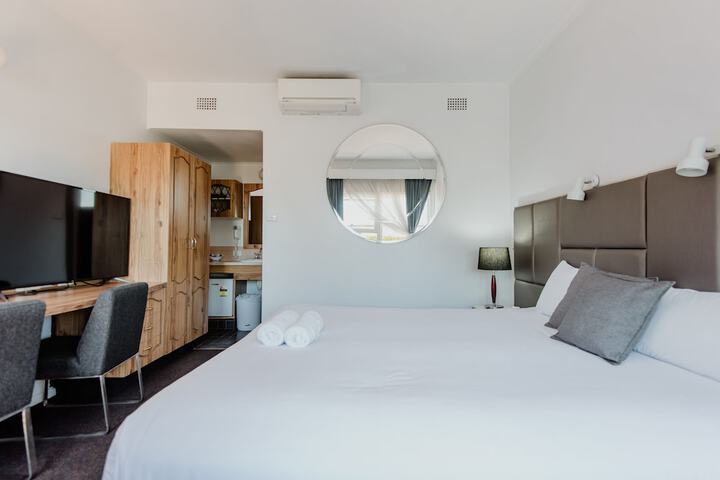 Room 13 of 54
