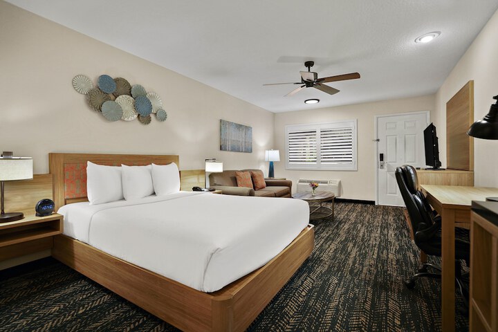 Room 8 of 42