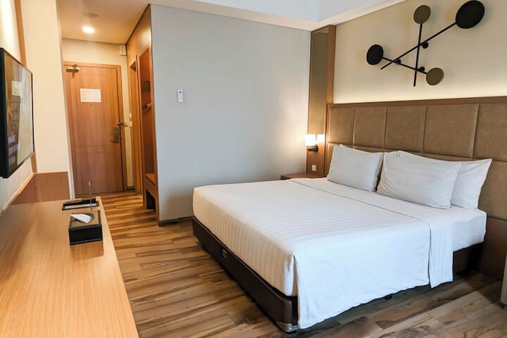 Room 4 of 64