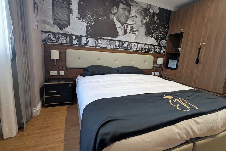 Room 84 of 117