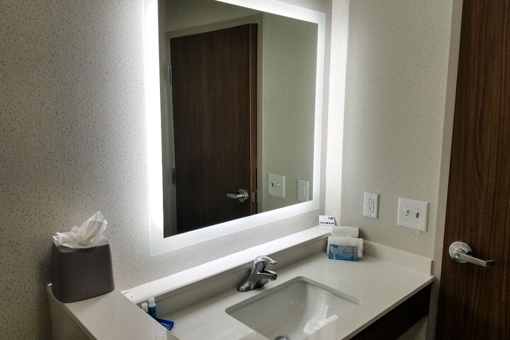 Bathroom sink