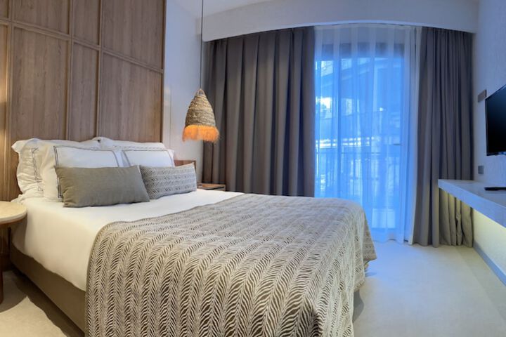 Room 4 of 46