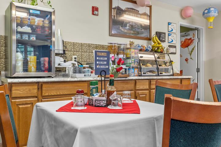 Breakfast/Coffee Service 39 of 49