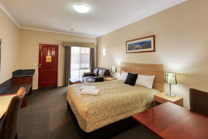 Room 16 of 34