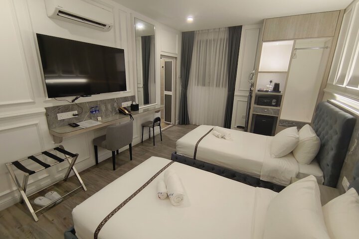 Room 30 of 66