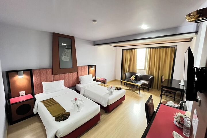 Room 8 of 43