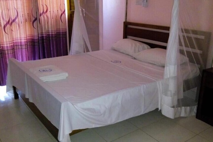 Room 10 of 51