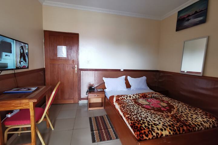 Room 28 of 37