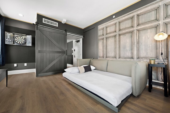 Room 86 of 285