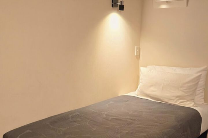 Room 98 of 175