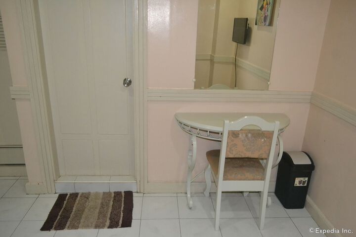 Room 7 of 56