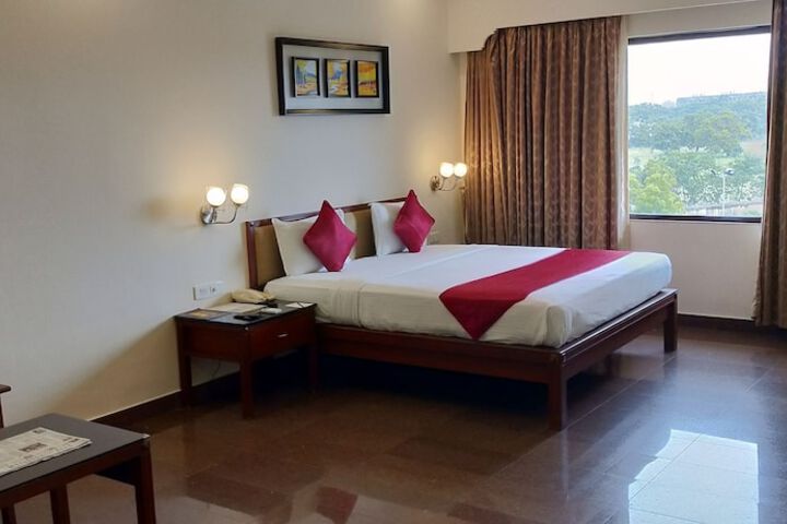 Room 4 of 74