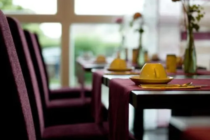 Dining 18 of 18