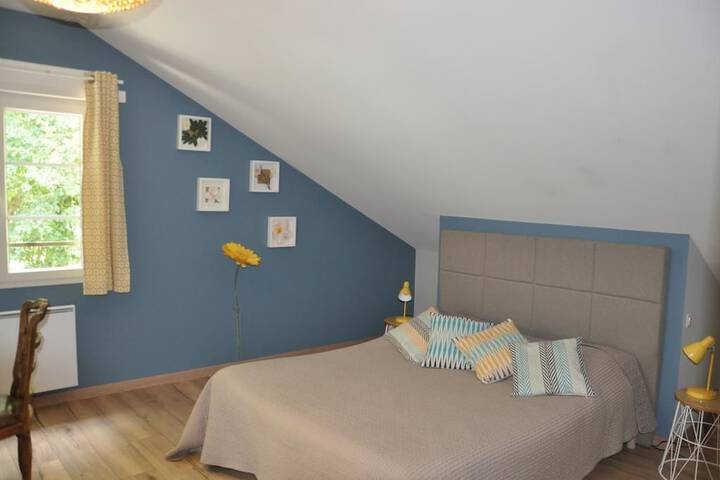 Room 6 of 35