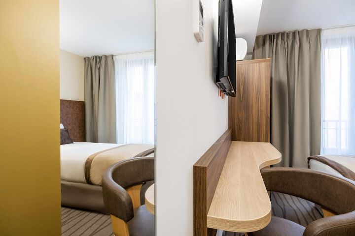 Room 16 of 48