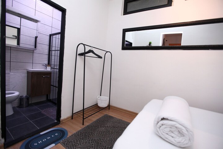 Room 28 of 39