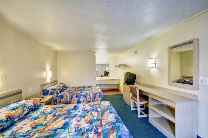 Queen Bed Accessible (4 of 8)