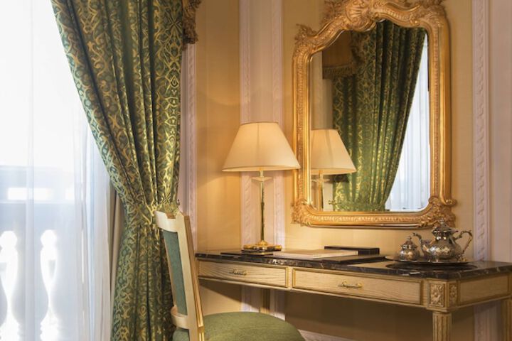 Room 4 of 57