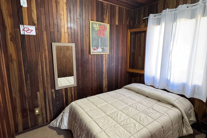 Room 9 of 25