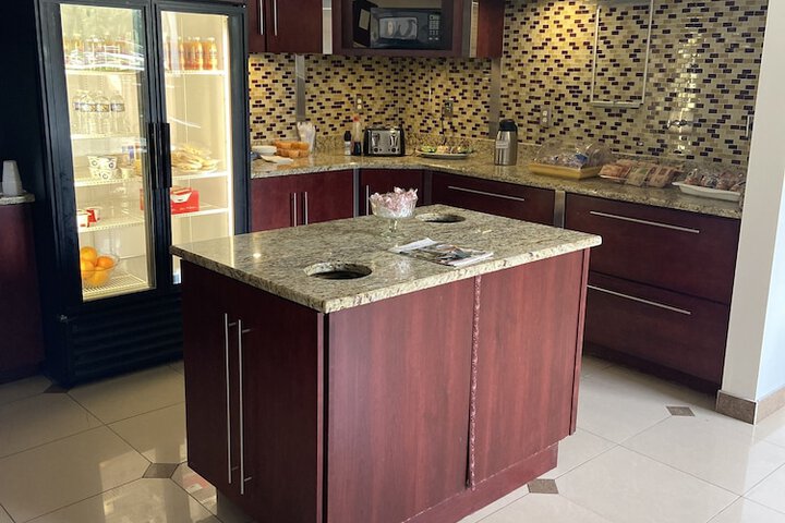 Breakfast/Coffee Service 38 of 45