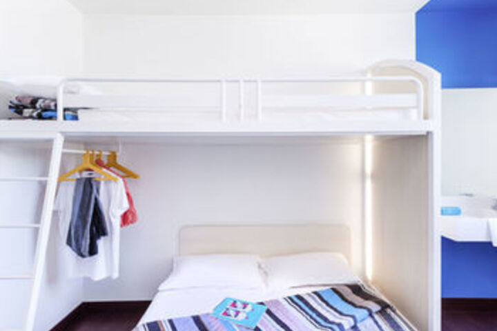 Room 10 of 21