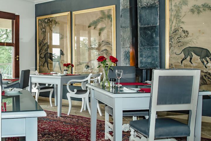 Dining 104 of 133