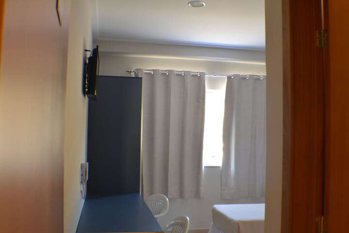 Room 6 of 60
