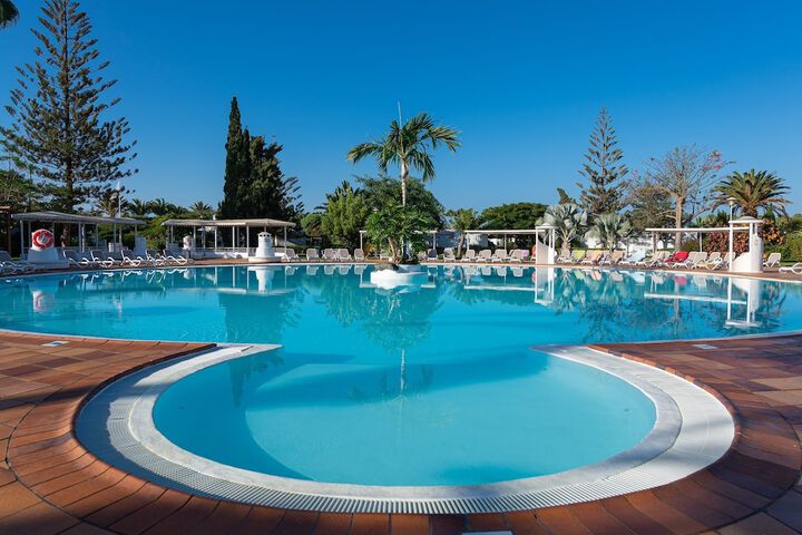 Hotel Pool