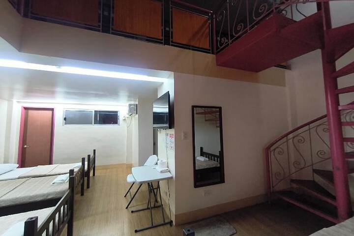 Room 17 of 41