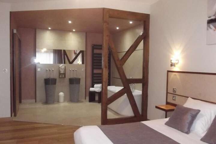 Room 7 of 42