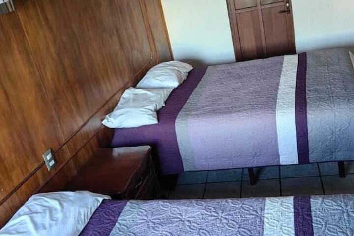 Room 7 of 28