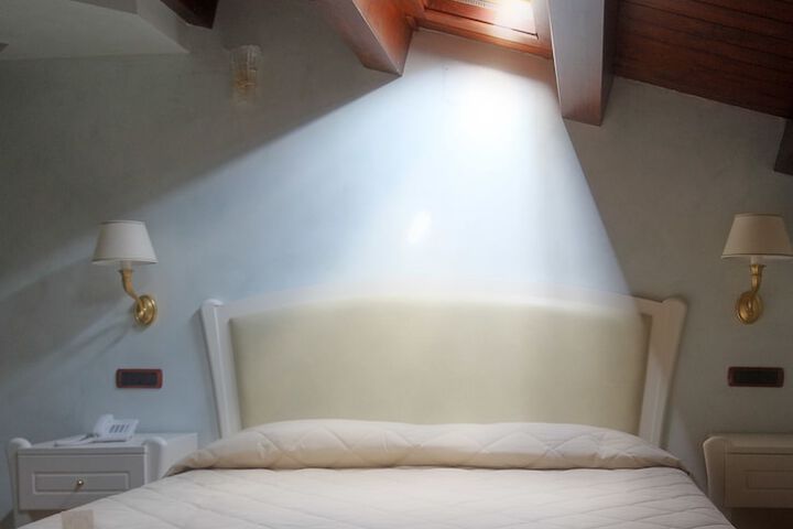 Room 8 of 61