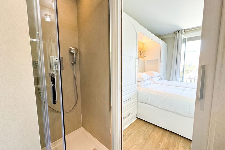 Room 55 of 77