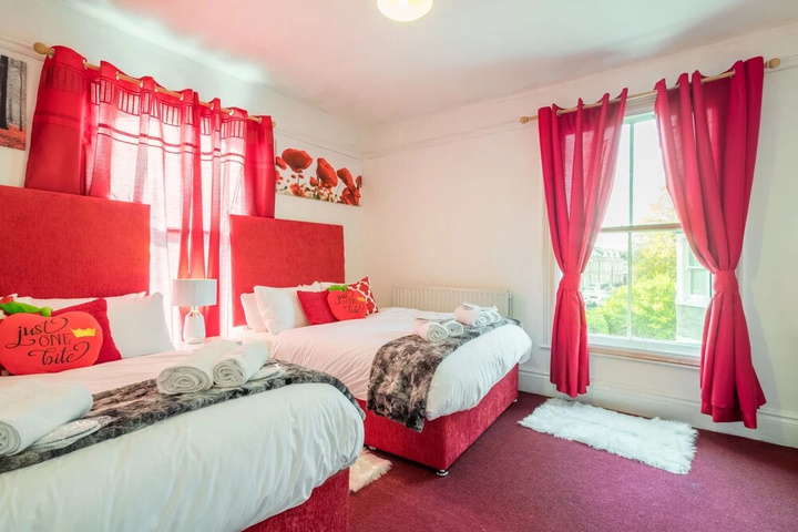Room 2 of 21