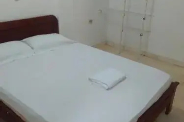 Room 12 of 12