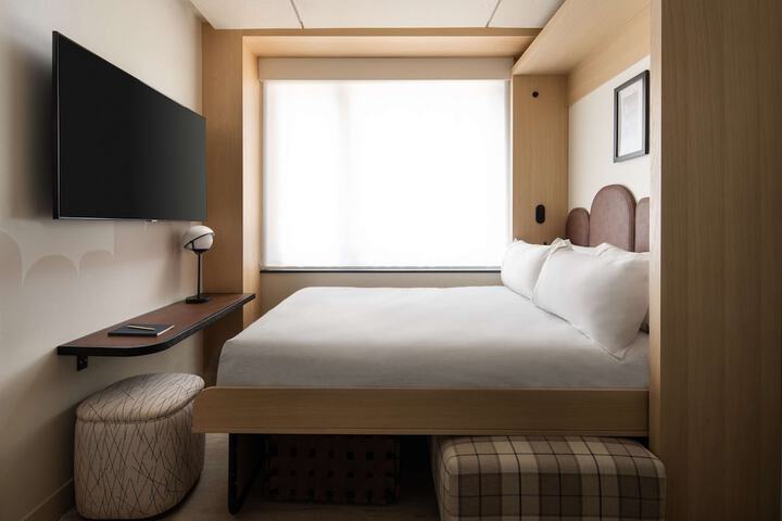 Room 17 of 57