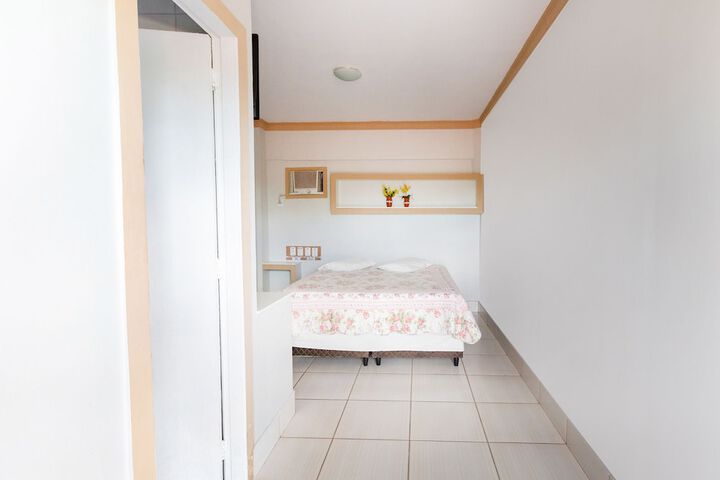 Room 32 of 35