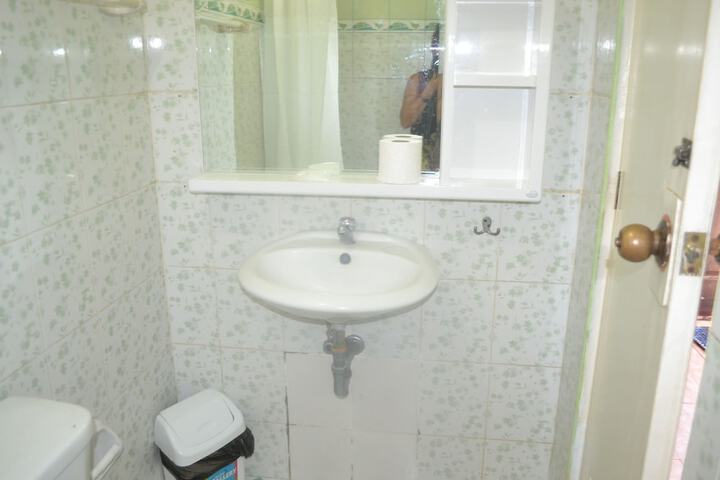 Room 105 of 141