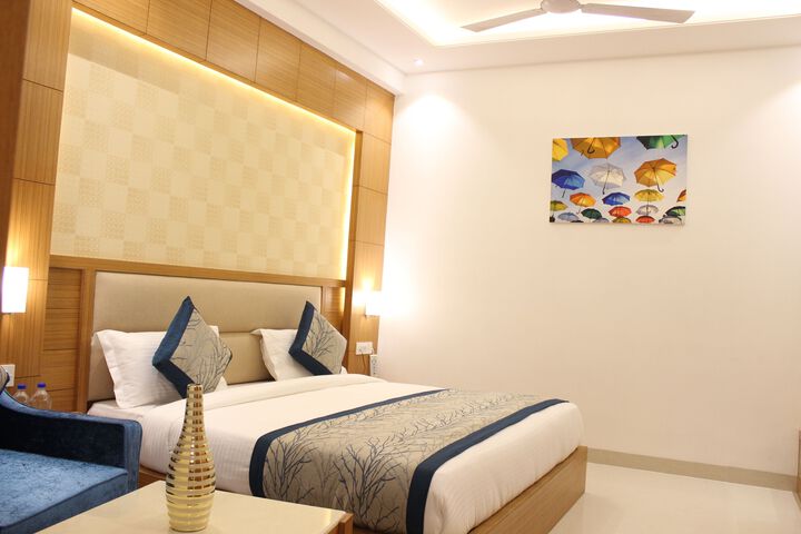 Room 16 of 18