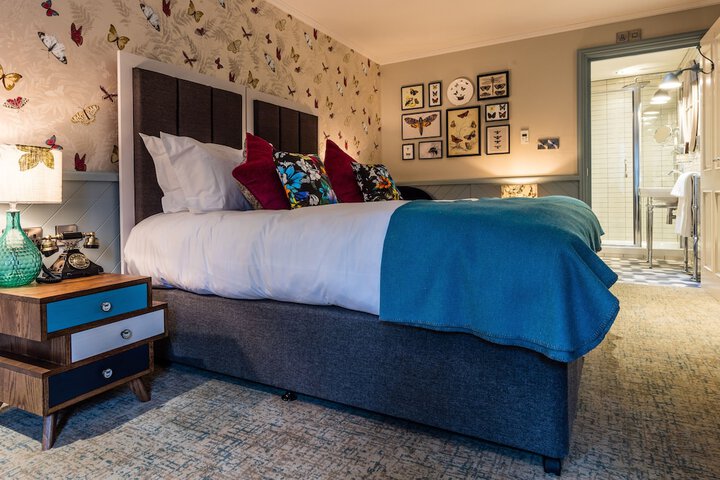 Room 4 of 48