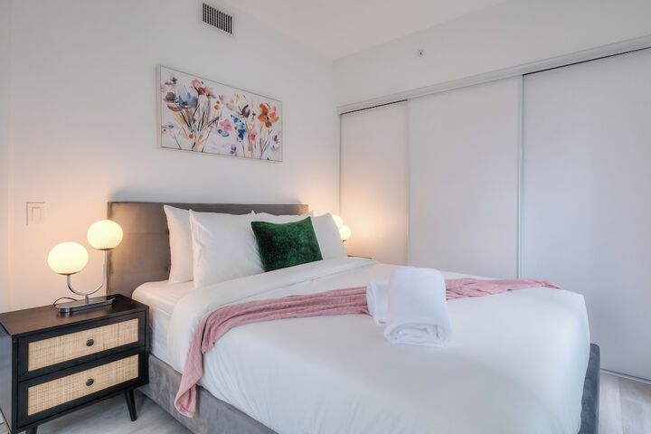 Room 4 of 201