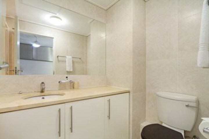 Room 6 of 31