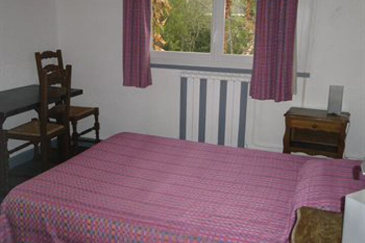 Room 10 of 15