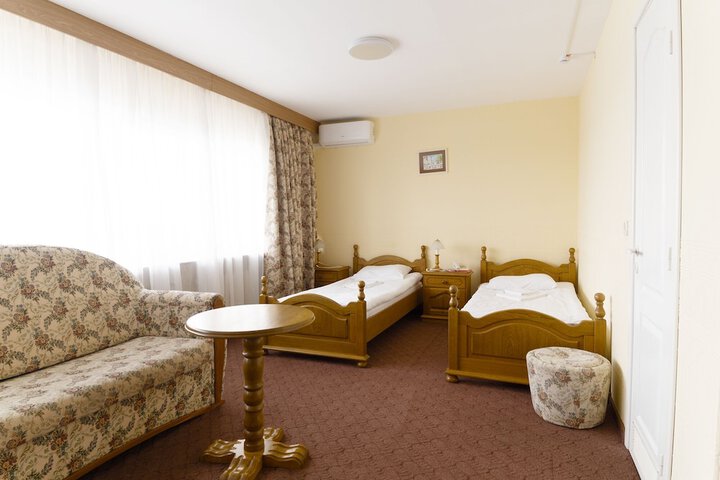 Room 10 of 51